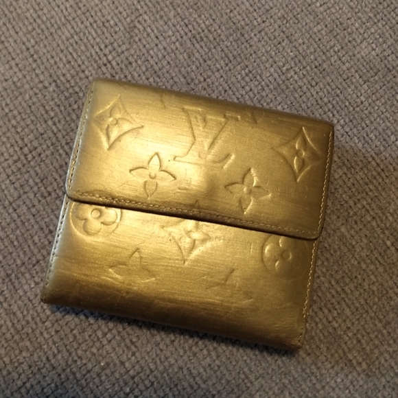 Louis Vuitton Handbags - PENDING TRADE ❣️ 🎉SALE - Louis Vuitton wallet